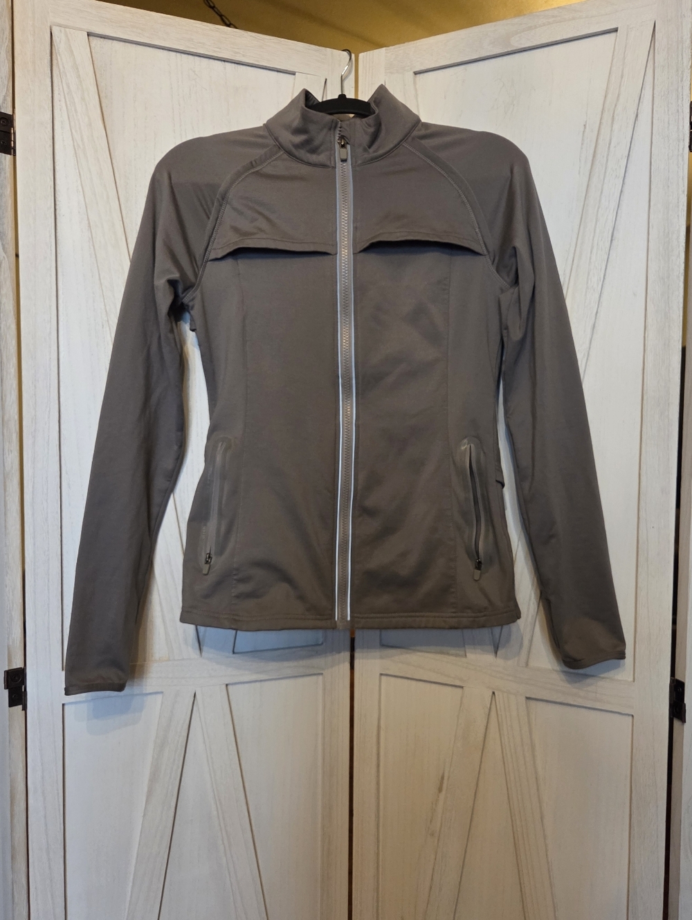 Fabletics Kimmy Performance Gray Jacket - S